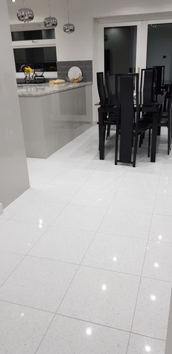 Sample white quartz - sample, mirror